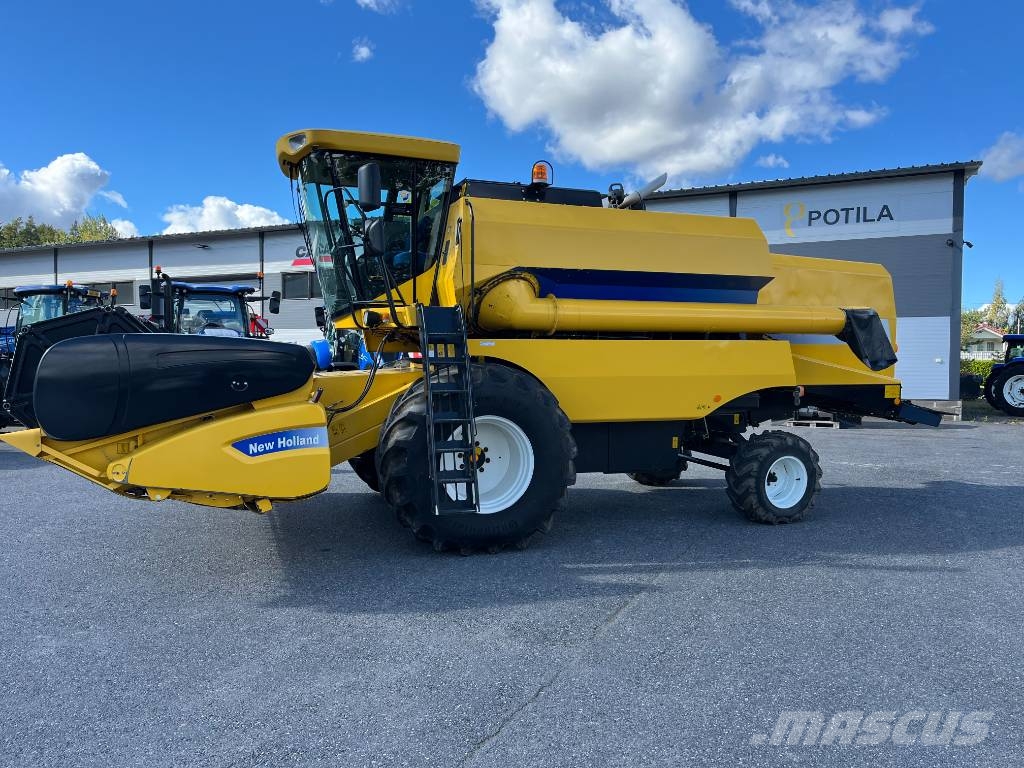 New Holland TC 5050 13´ Myyty Cosechadoras combinadas